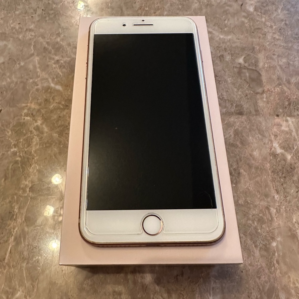 iPhone 8 Plus - Gold 64GB